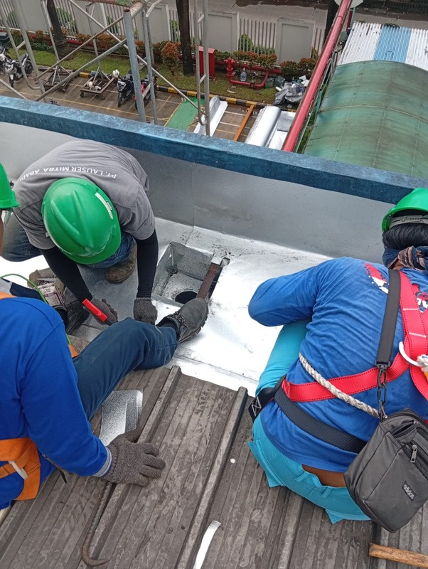 Penggantian Talang Gedung Ruang Training dan Office